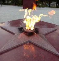 Звезда красный гранит (518246) поставка комплект горелка ГВД 379 10 89 00 ПС вечный огонь ø 1000 мм. монолит - литье  в Липках